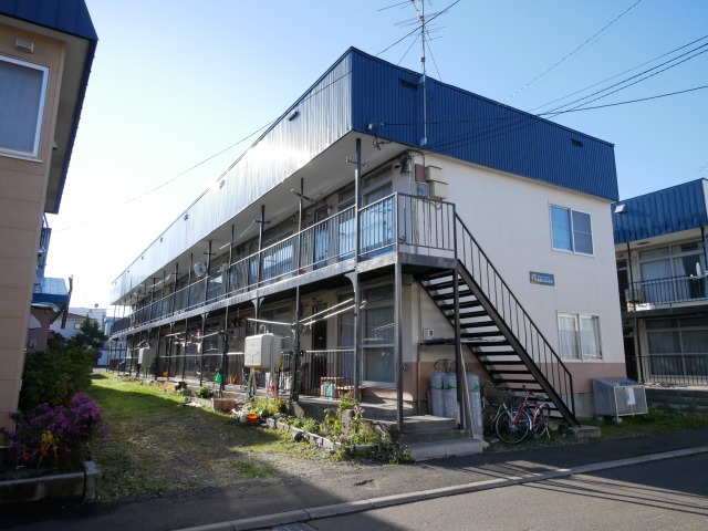 建物外観　☆閑静な住宅街にあるキレイな内装のお部屋です。