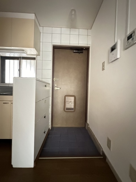 玄関　別部屋参考写真です