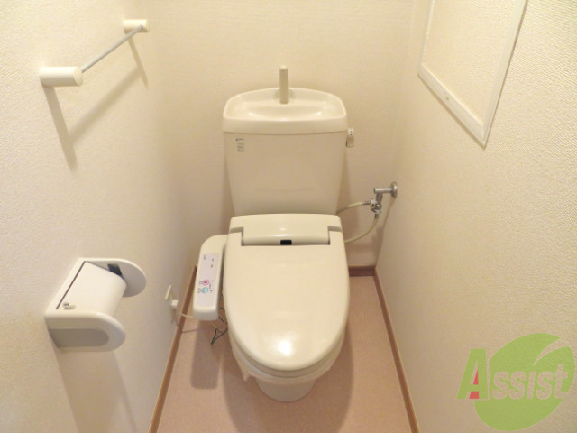 トイレ　こちらはトイレです。清潔感があり、安心して使用できます。
