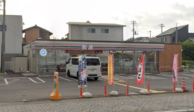 コンビニ　セブン－イレブン　姫路御立中４丁目店（コンビニ）まで300m