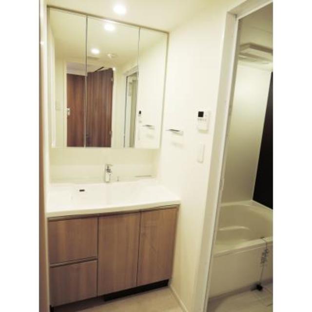 洗面設備　※写真は同タイプ住戸です。