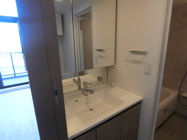 洗面設備　他のお部屋の参考写真となります。