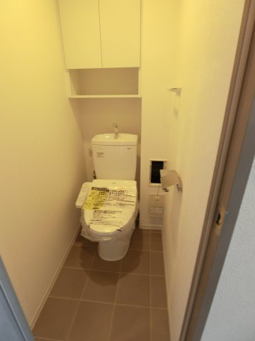 トイレ　他のお部屋の参考写真となります。