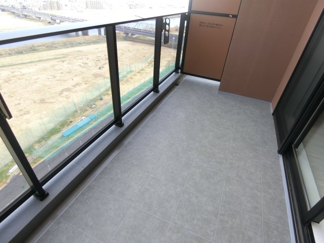 バルコニー　他のお部屋の参考写真となります。