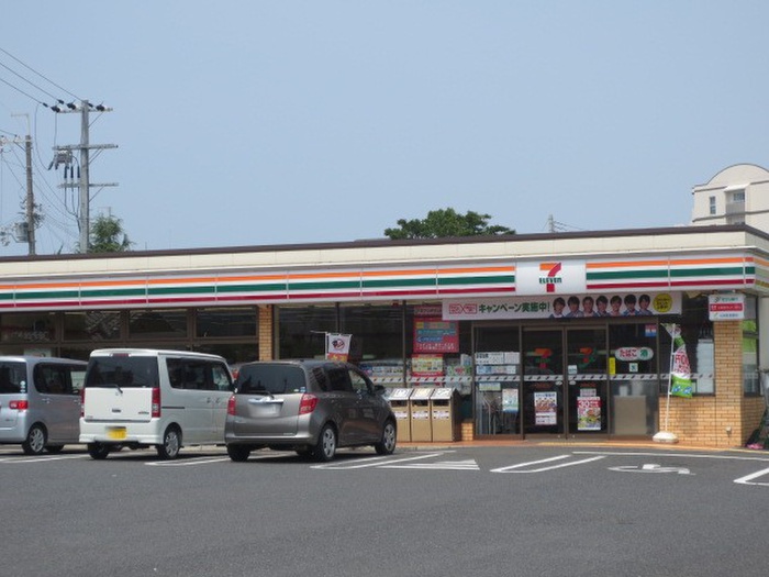 コンビニ　セブンイレブン（コンビニ）まで470m