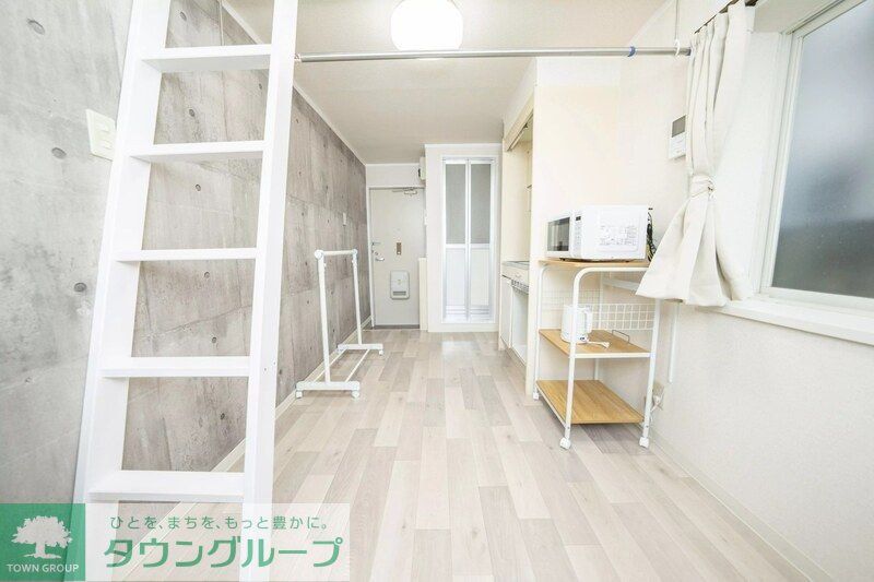 アースヒルズマサIの居間写真