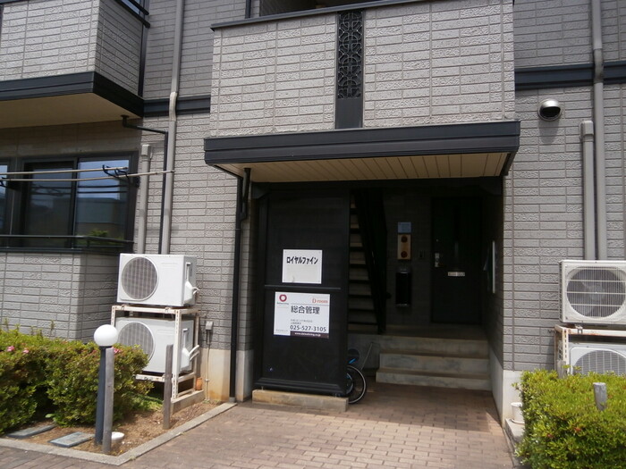 エントランス　エントランス