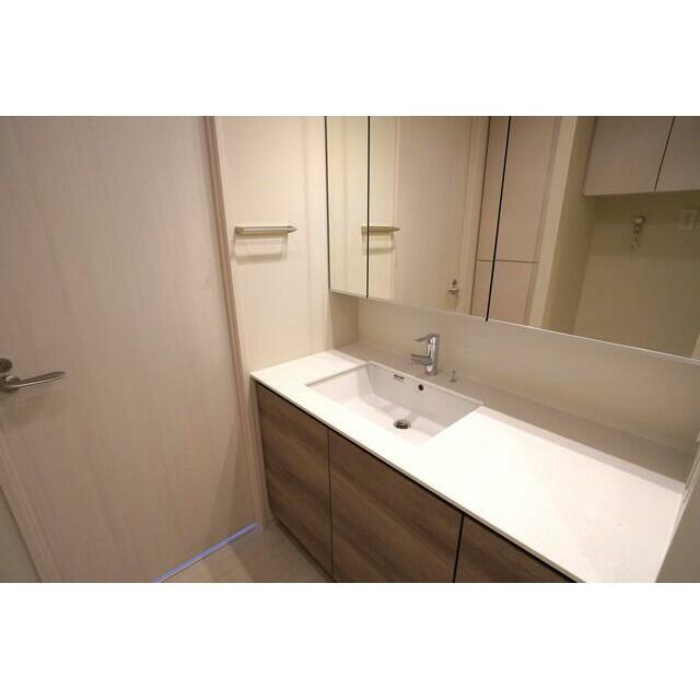 洗面設備　※写真は同タイプ住戸です。