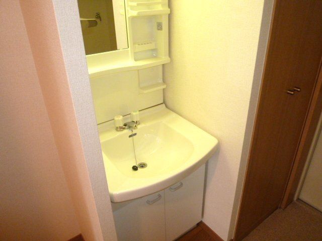ＪＲおおさか東線 ＪＲ長瀬駅 徒歩5分 5階建 築25年の内装写真