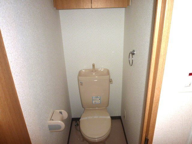 ＪＲおおさか東線 ＪＲ長瀬駅 徒歩5分 5階建 築25年のトイレ写真