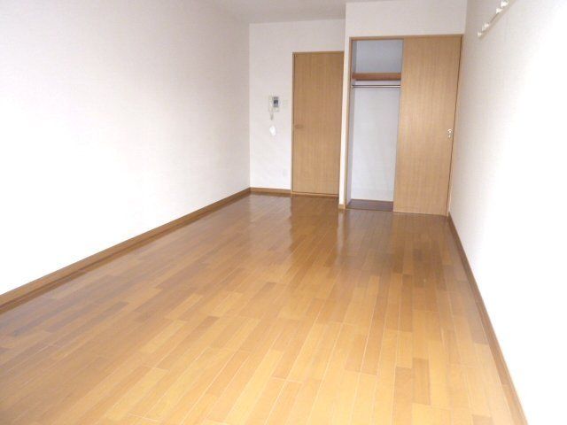 ＪＲおおさか東線 ＪＲ長瀬駅 徒歩5分 5階建 築25年の居間写真