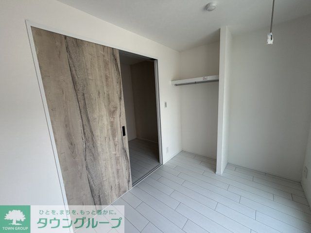 その他　★奇数階・偶数階で木材や壁の色が異なります。
