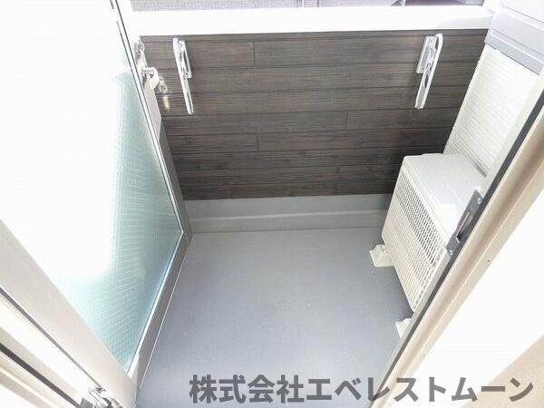 バルコニー　陽当たり良好なバルコニーです