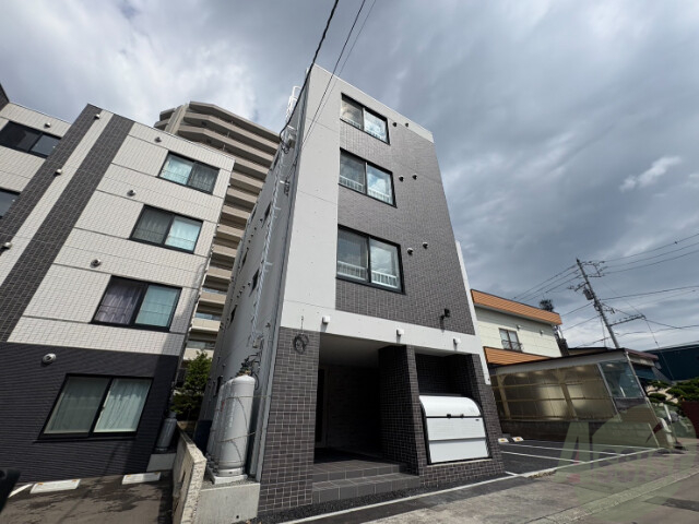 建物外観　札幌市西区発寒四条「ラフィーネ発寒南II」