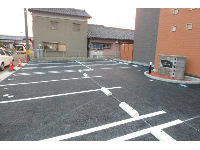 駐車場　駐車場