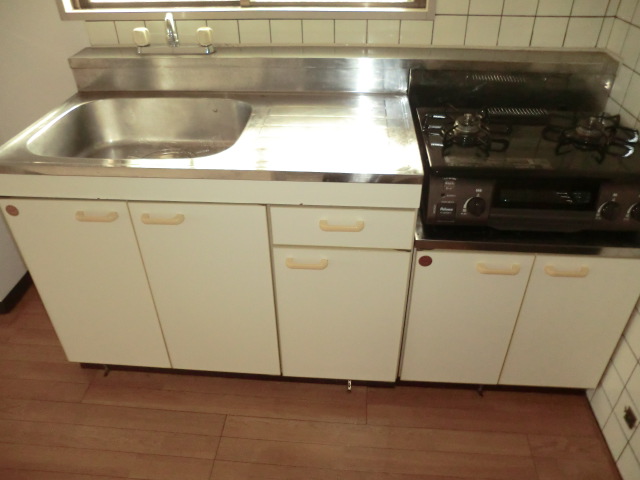 キッチン　２口ガスコンロ付き