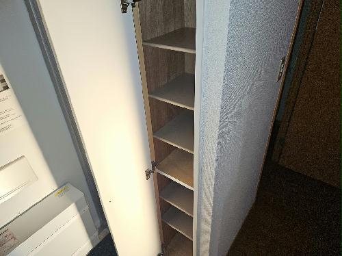 玄関　備品や設備仕様は号室等により異なります現地をご確認下さい。