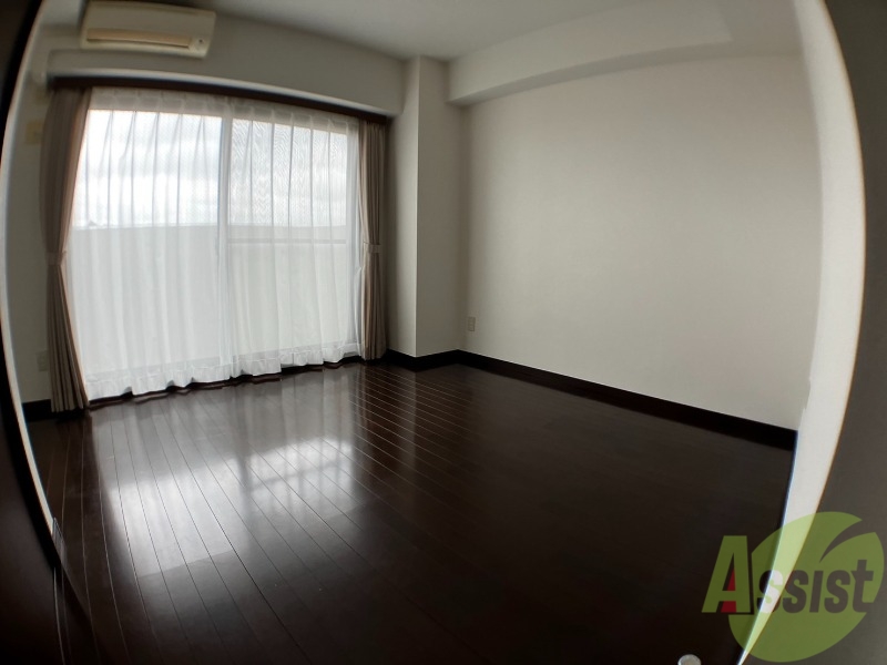 その他部屋・スペース　寝室には窓があるので、朝の目覚めが良さそうです。