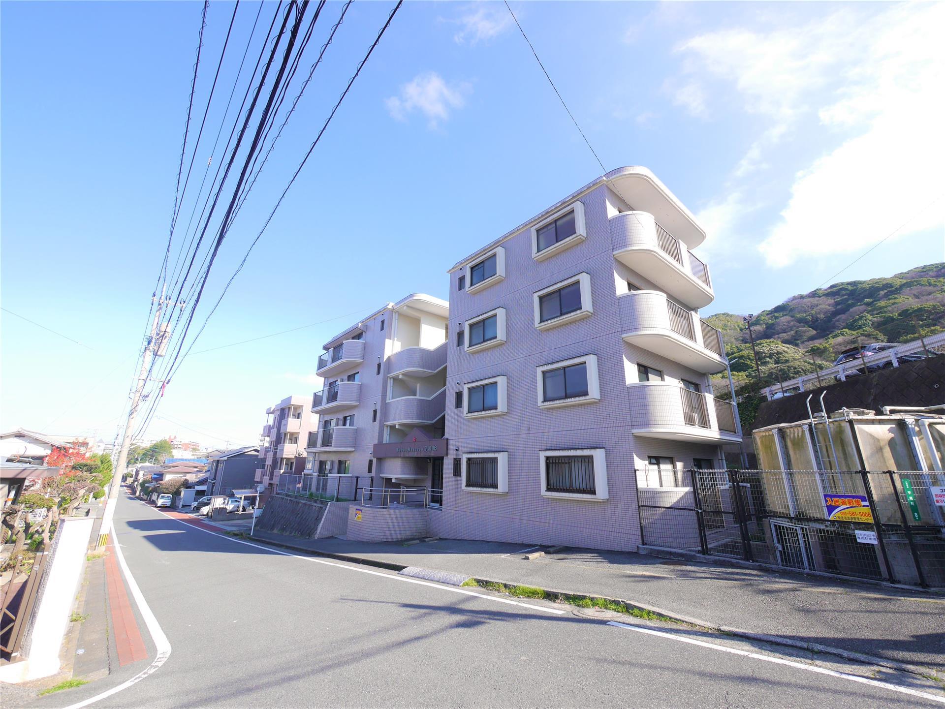 トーカンマンション平尾の建物外観