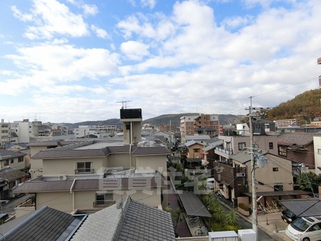 【京都市山科区竹鼻竹ノ街道町のマンションの眺望】