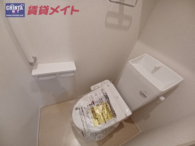【伊勢市小俣町湯田のアパートのトイレ】