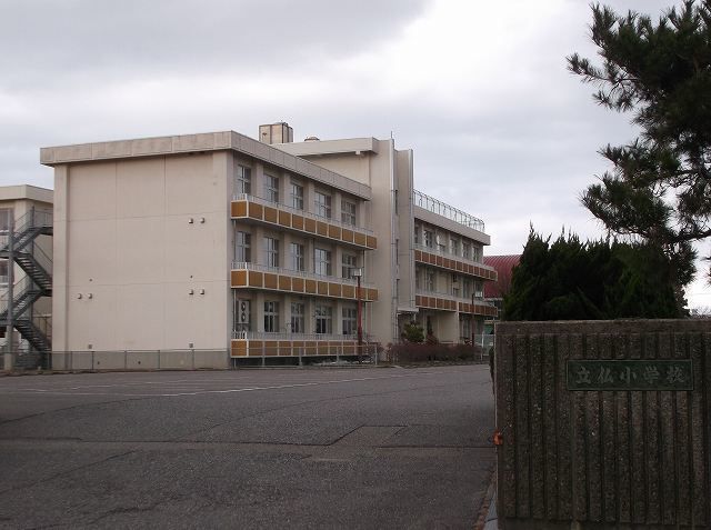 【新潟市西区ときめき西のアパートの中学校】