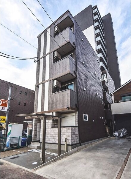 地下鉄東山線 中村公園駅 徒歩4分 4階建 築5年の外観写真