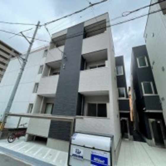 広島市中区西川口町のアパートの建物外観