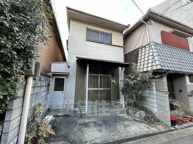 野原邸の建物外観