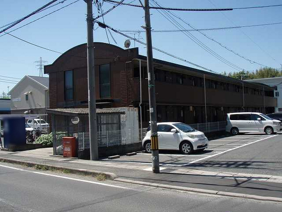 都窪郡早島町早島のアパートの建物外観