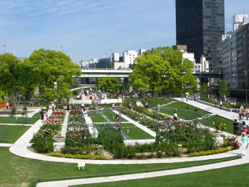 【アーバネックス大阪天満橋の公園】