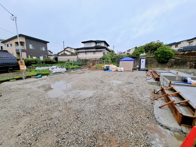 【乙訓郡大山崎町字下植野のアパートの駐車場】