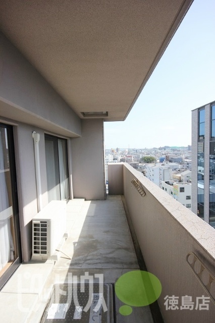 【徳島市かちどき橋のマンションのバルコニー】