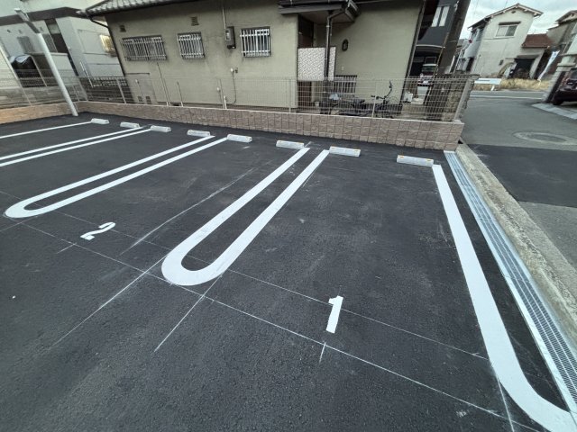 【加古郡播磨町北本荘のアパートの駐車場】