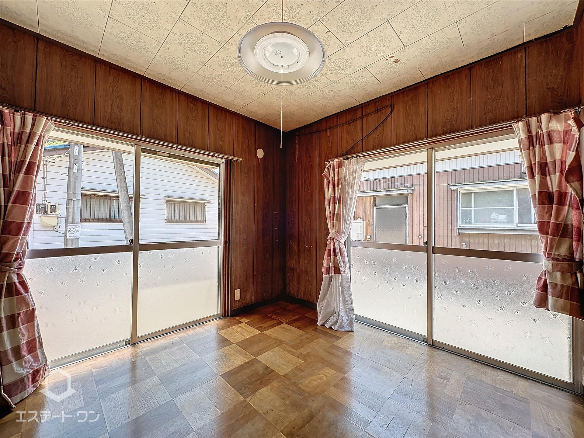 居室・リビング　二面採光で風通しが良さそうですね（＾＾）