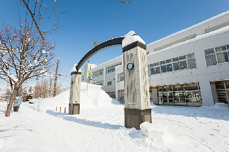 【ベルフロント札幌美しが丘の小学校】