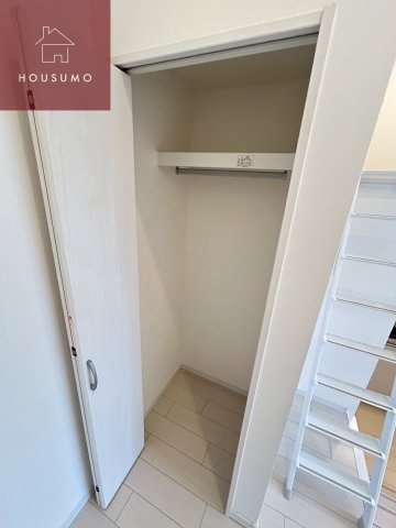 収納　広々としたバルコニーです