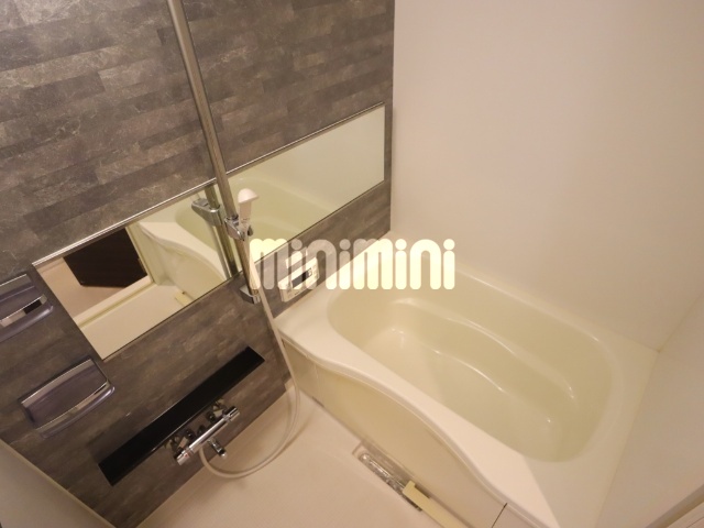 バス・シャワールーム　シックな雰囲気のお風呂