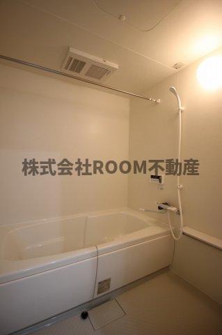 バス・シャワールーム　落ち着いた空間のお風呂です