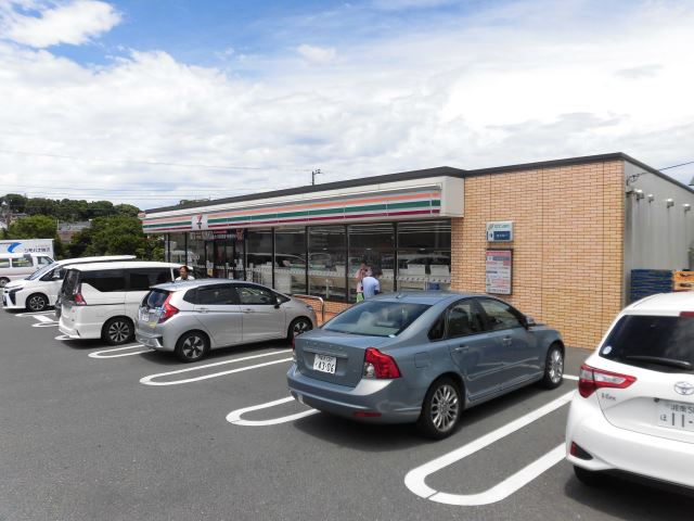 コンビニ　セブンイレブン（コンビニ）まで50m