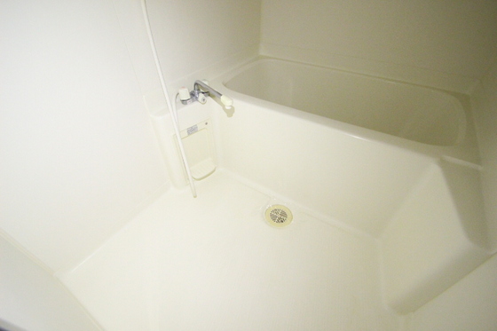 バス・シャワールーム　※別部屋の写真です