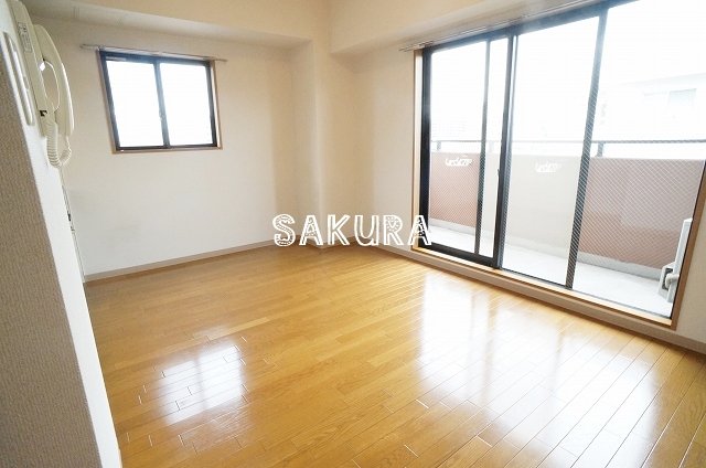 居室・リビング　開放感のあるゆったりとしたお部屋です♪