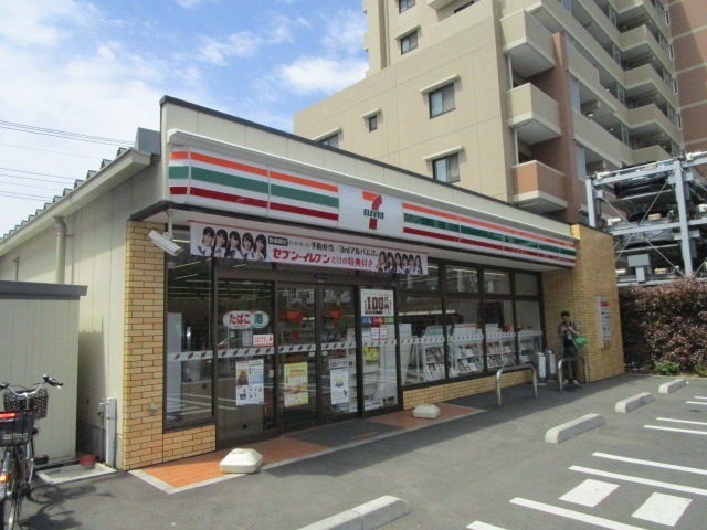 コンビニ　セブンイレブン板橋三園1丁目店（コンビニ）まで611m