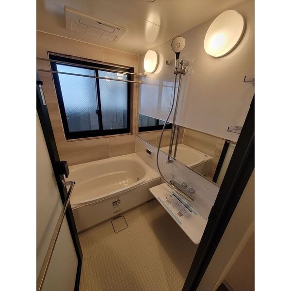 バス・シャワールーム　※別部屋の参考写真となります。現況優先となります。