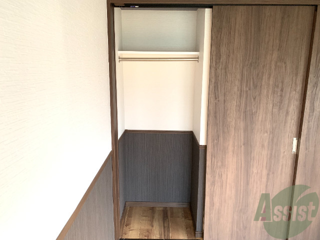 収納　クローゼットはこちら。お洋服やお荷物はこちらへどうぞ。