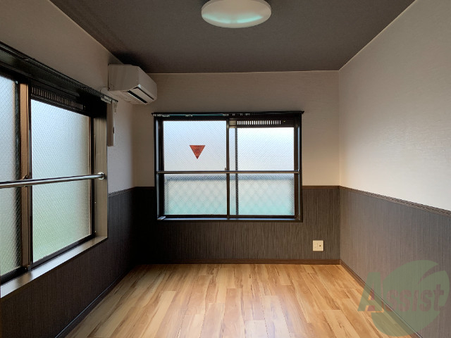 居室・リビング　リビングは奥行きがあり、広々としています。