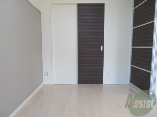 収納　収納スペースはコチラ。中が気になりますね～。