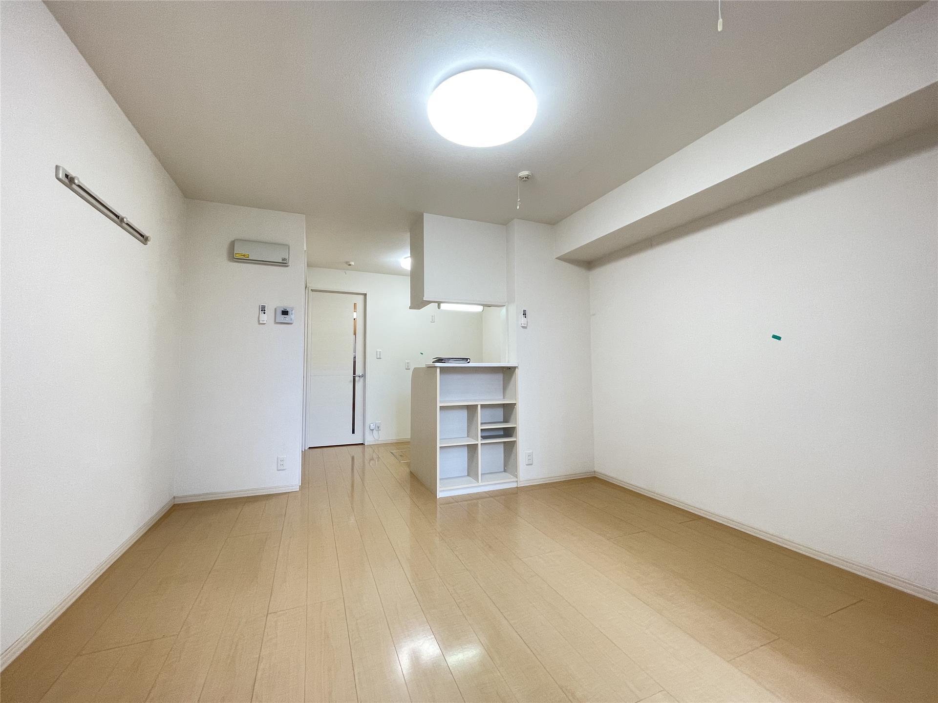 居室・リビング　家具のレイアウトもしやすいフローリング仕様♪