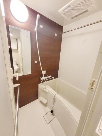 バス・シャワールーム　■浴室暖房乾燥機能