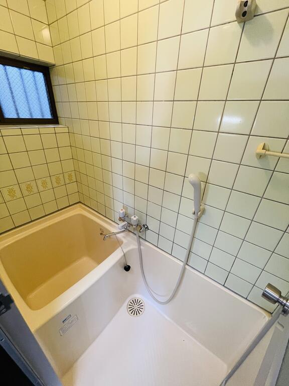 バス・シャワールーム　※写真はリフォーム前です。